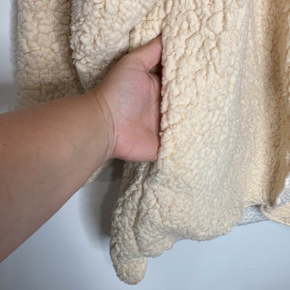 BDG Carmella Teddy jacket size M/L - Picture 8 of 14